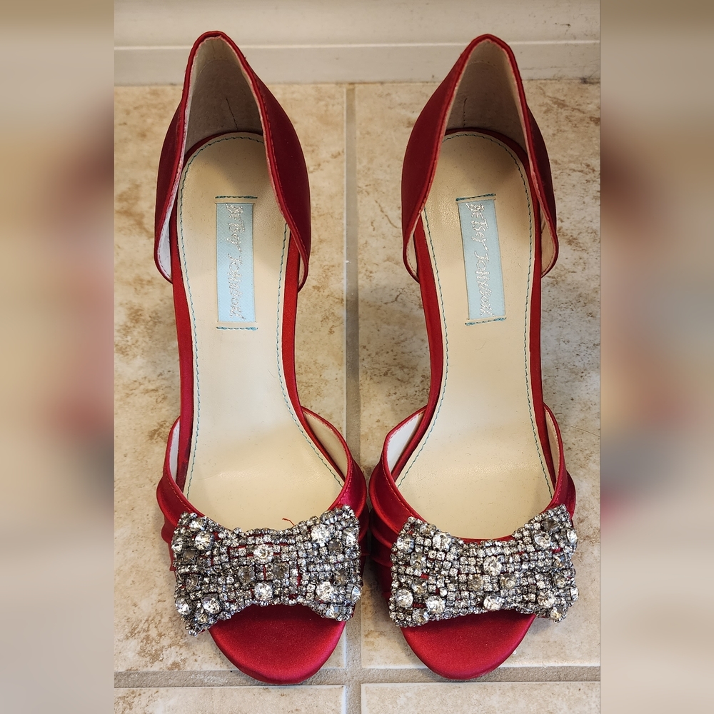 Betsey Johnson, Red, size 7
